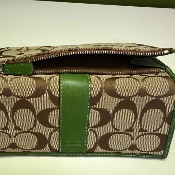 Coach Large Wallet - Picture 6 of 9